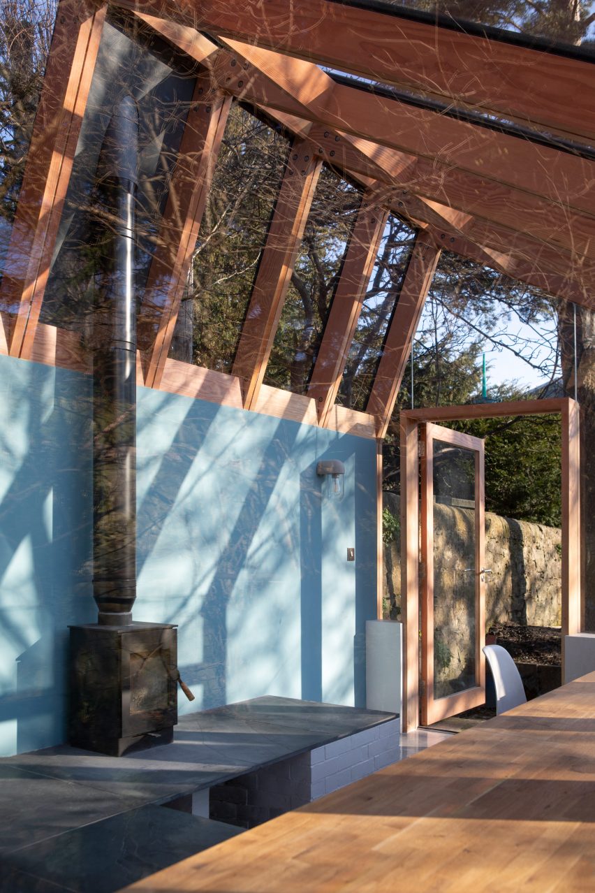 Glass writer's studio in Edinburgh by WT Architecture