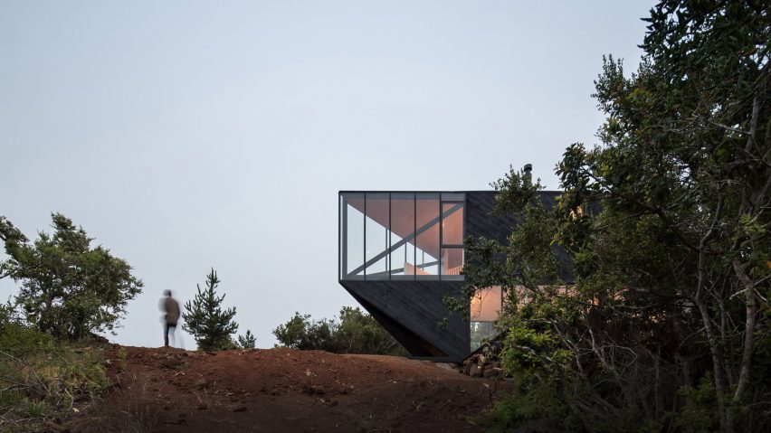 Angular cabins by 2DM Arquitectos