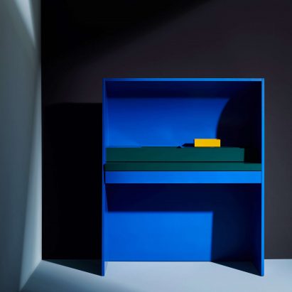 Akira bureau by Mathias Hahn for Schonbuch