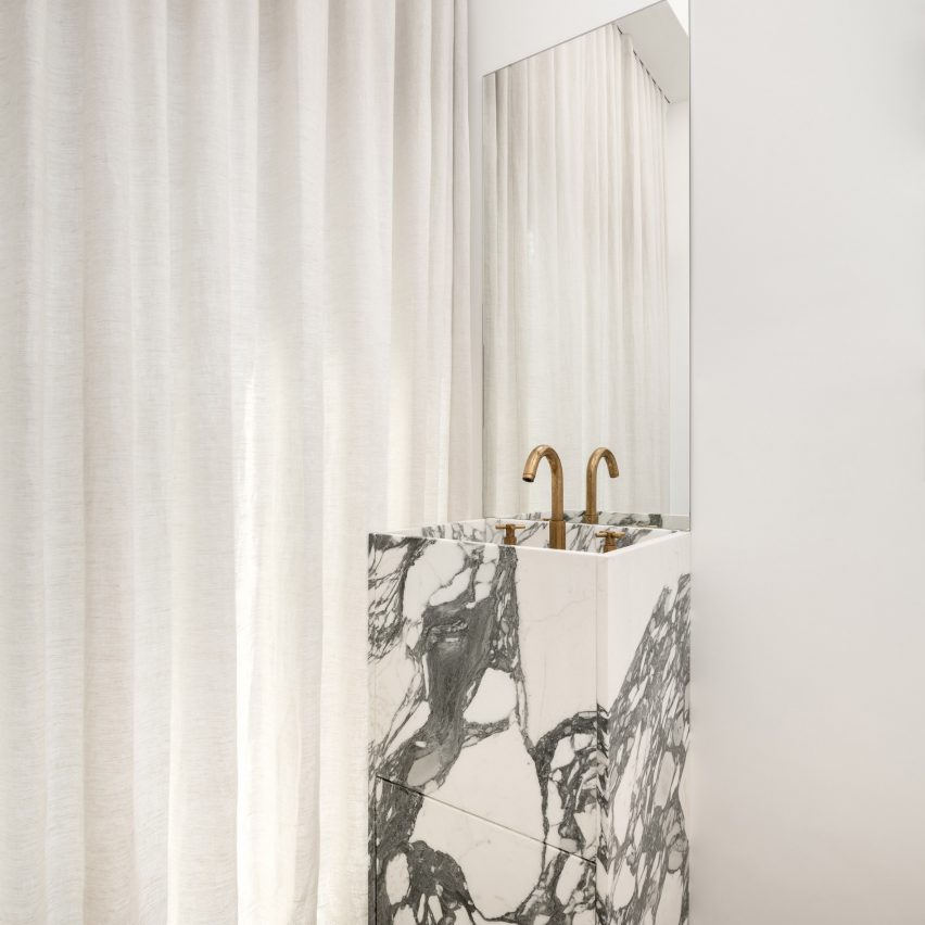 Marble bathroom sink