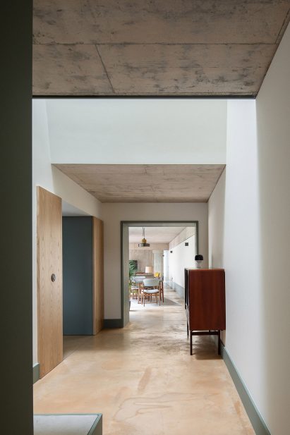 A long corridor from the entrance connects all spaces