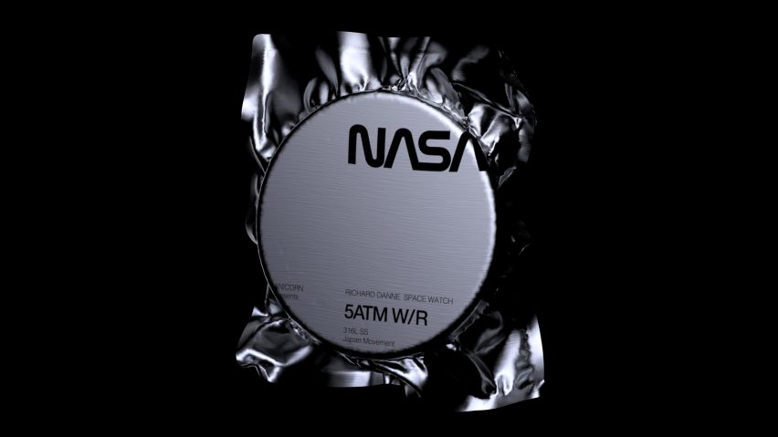It has a metallic packaging