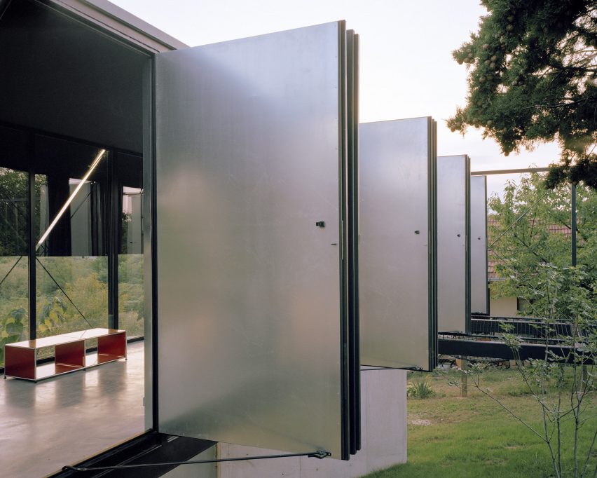 Pivoting doors