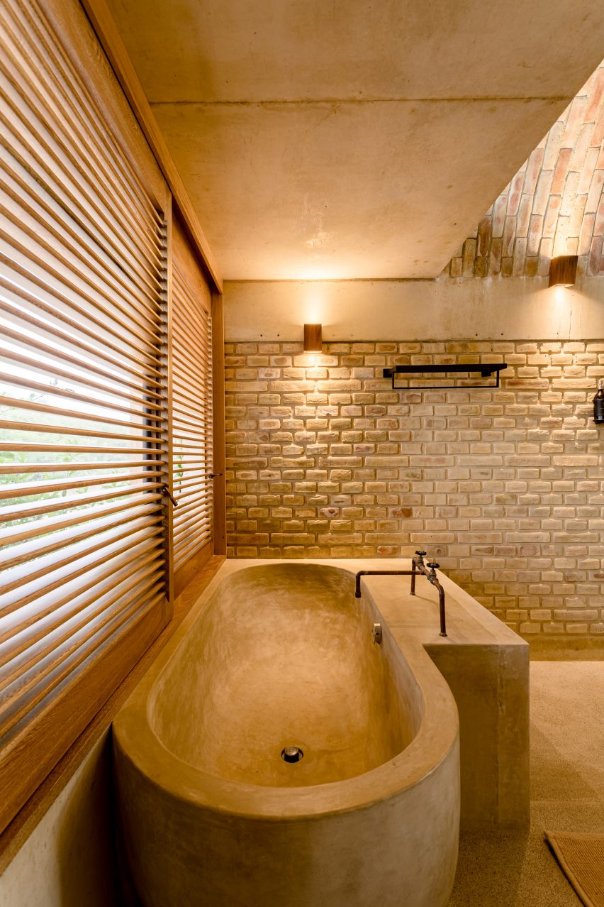 Alberto Kalach has designed a vaulted brick hotel in Oaxaca