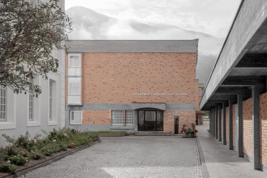 Cusanus Academy renovation by MoDus Architects