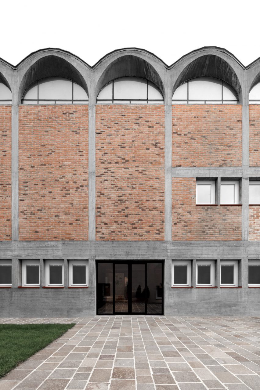 Cusanus Academy renovation by MoDus Architects