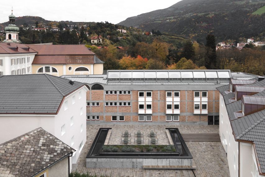 Cusanus Academy renovation by MoDus Architects