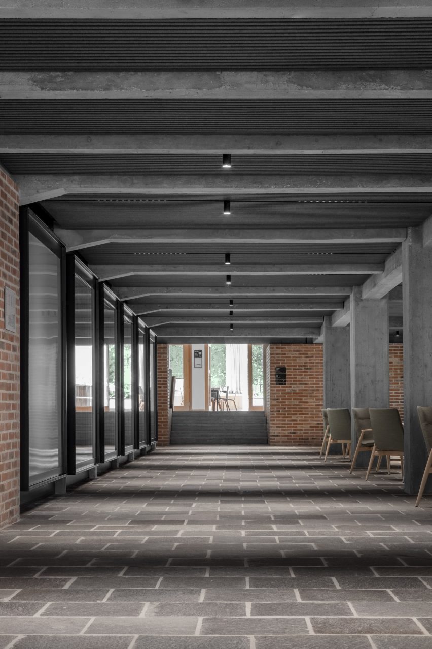 Cusanus Academy renovation by MoDus Architects