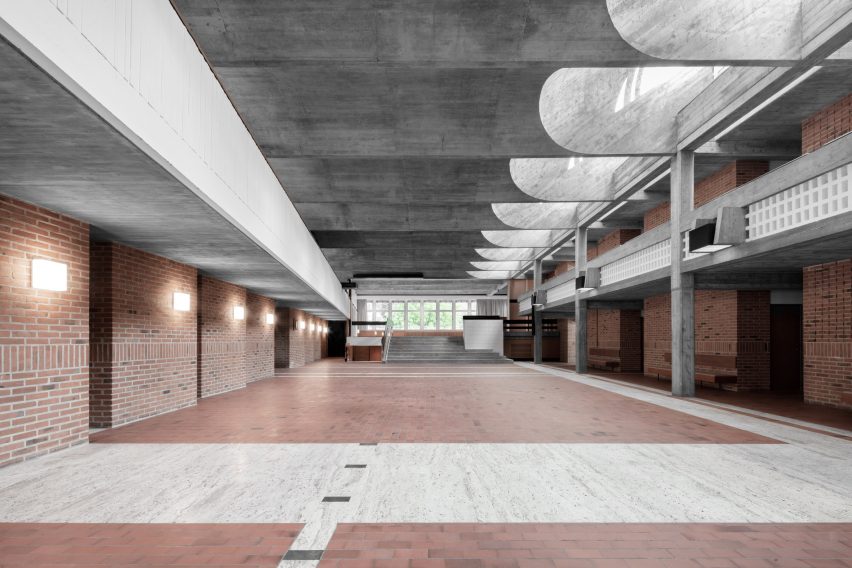 Cusanus Academy renovation by MoDus Architects