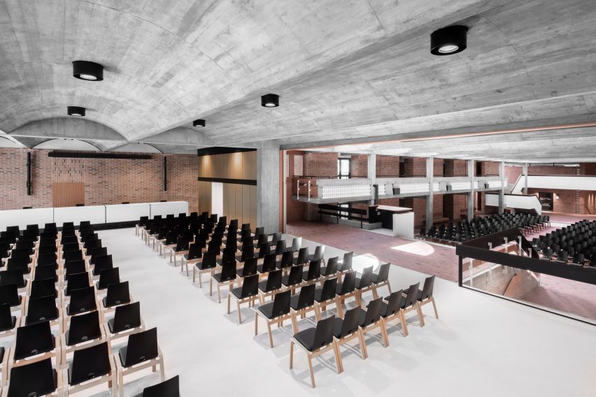 Cusanus Academy renovation by MoDus Architects