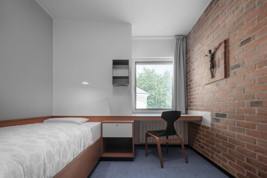 Bedroom in Cusanus Academy renovation by MoDus Architects
