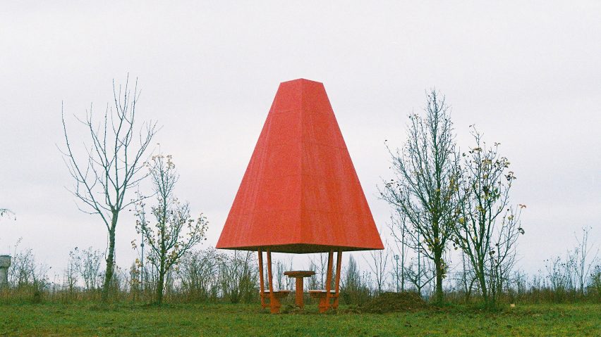 The En Passant chess pavilion