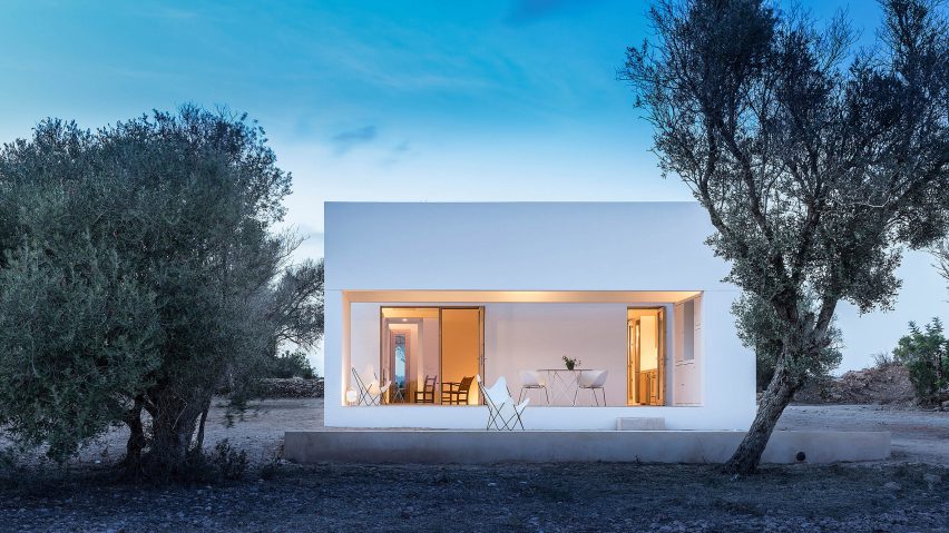 The home promotes outdoor living
