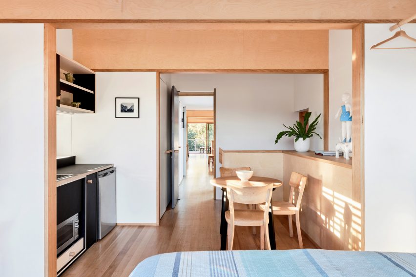 Self-contained flat in Fleming Park House by Cloud Architecture Studio