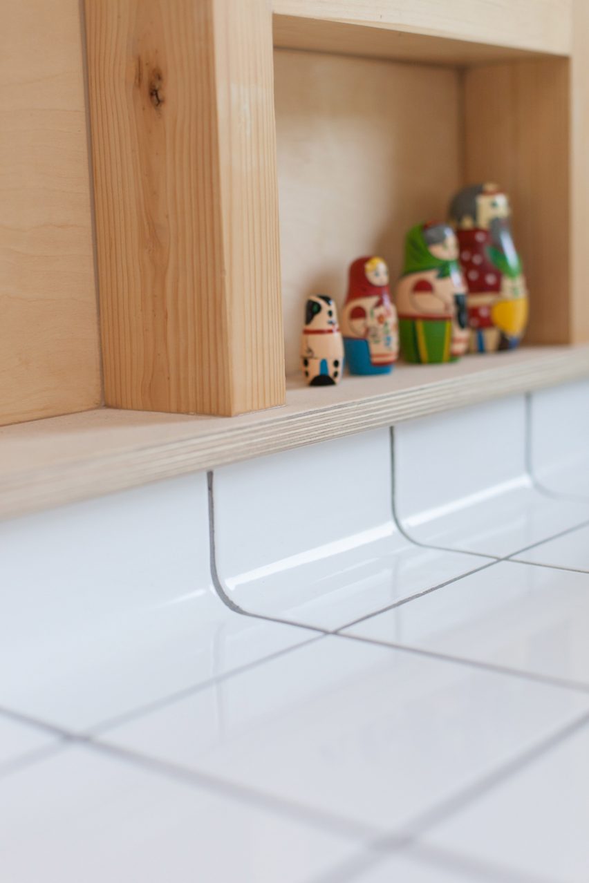 Curved kitchen tiles