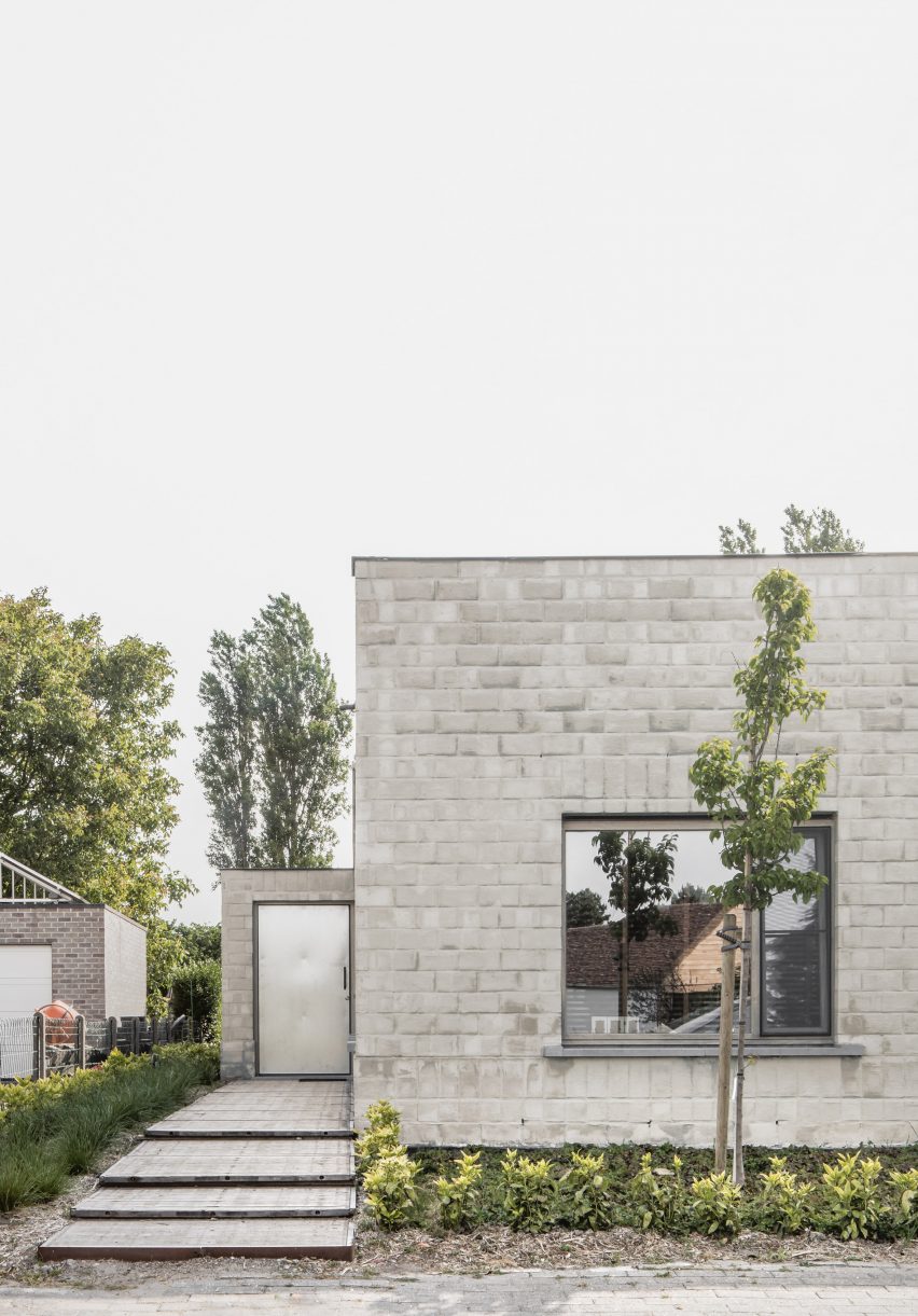 A pale brick bungalow in Belgium