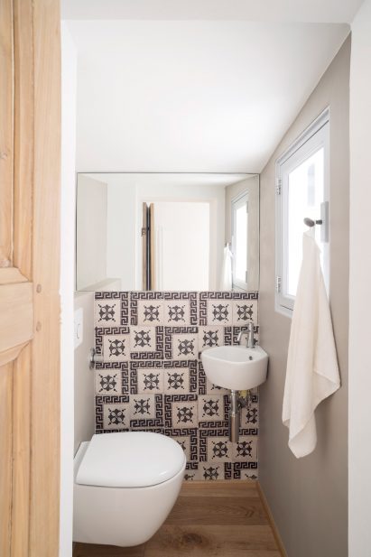 Bathroom in House for a Sea Dog in Genoa by Dodi Moss