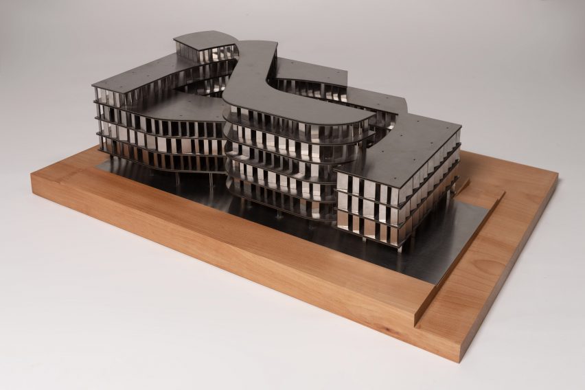 Model of Las Americas
