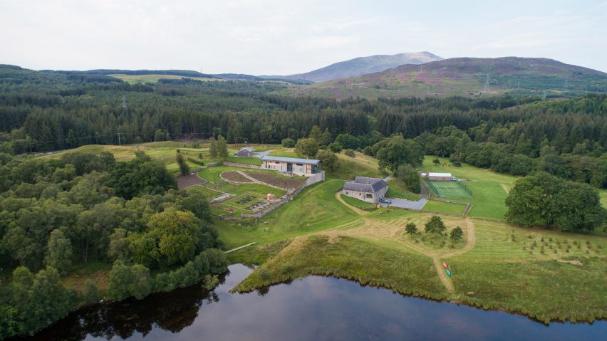 Loch Tummel House by WT Architecture