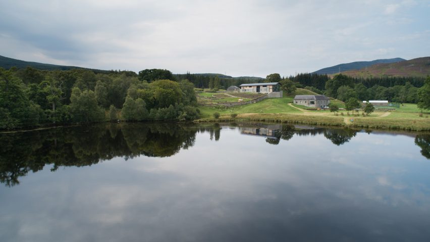 Loch Tummel House by WT Architecture