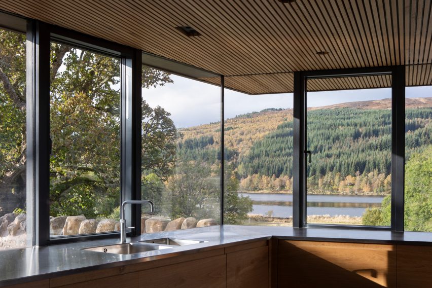 Loch Tummel House by WT Architecture