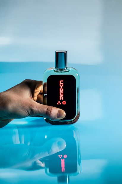 Its label lights up red by Look Labs