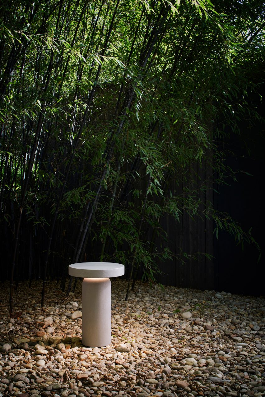 Nui bollard outdoor light by Meneghello Paolelli Associati