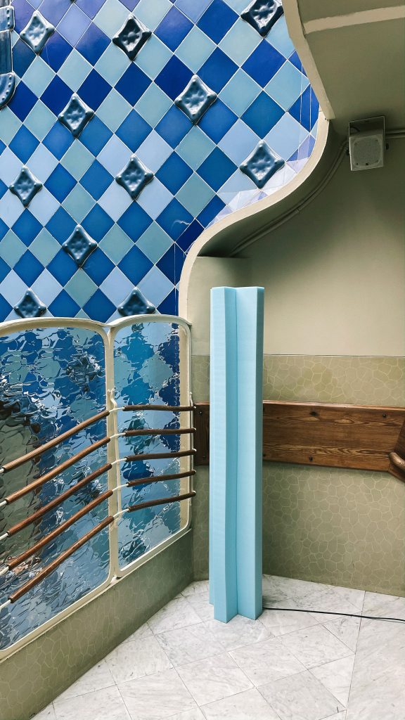 Blue foam Totem light by Max Enrich in Casa Batlló