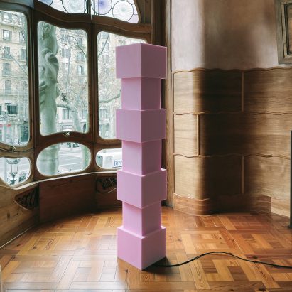 Cuboid pink foam light photographed in Casa Batlló