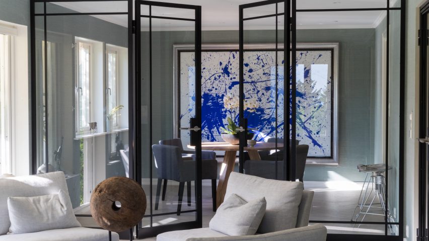 Metalform divider and doorway in a living room