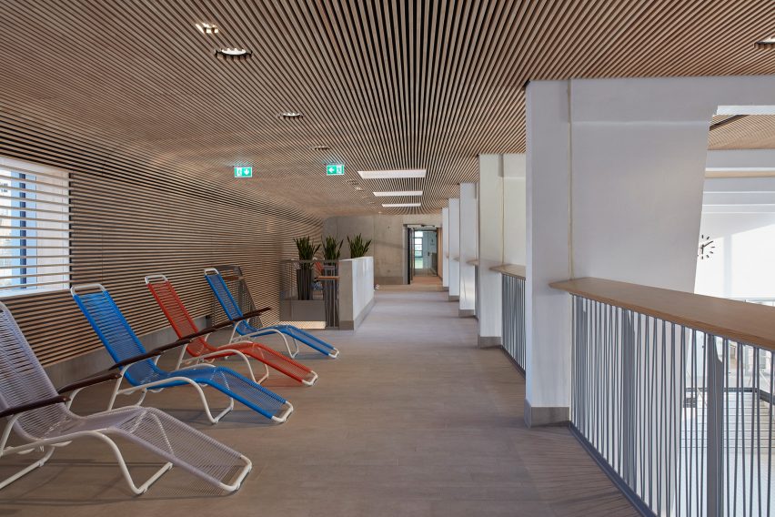 Bad Berg mineral baths in Stuttgart by 4a Architekten