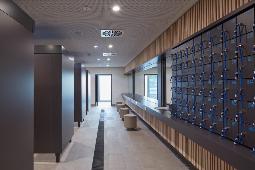 Bad Berg mineral baths in Stuttgart by 4a Architekten