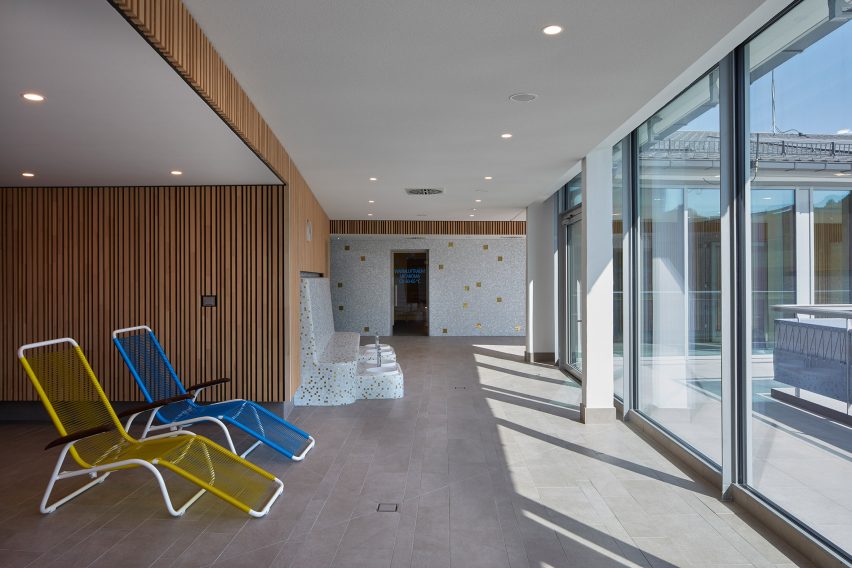 Bad Berg mineral baths in Stuttgart by 4a Architekten