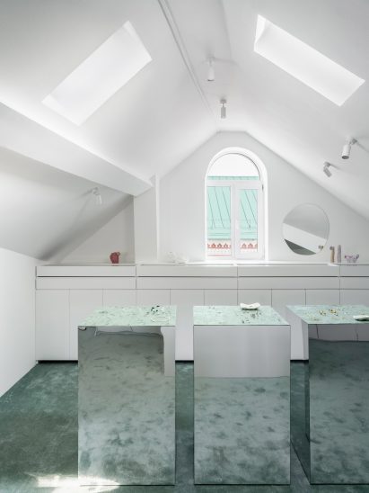 Moscow attic jewellery showroom by Elena Lokastova