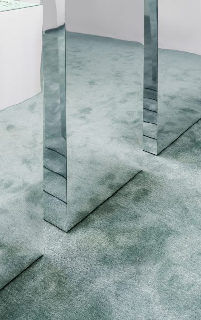 Mirrored plinths in Qari Qris and Moonswoon showroom