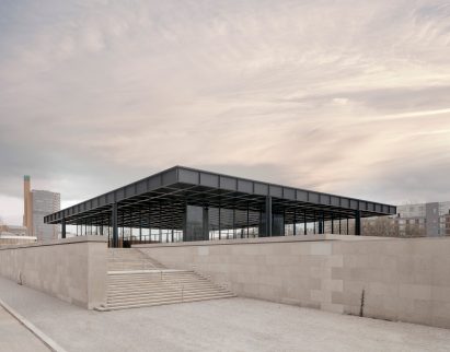 A steel and glass gallery by Mies van der Rohe 