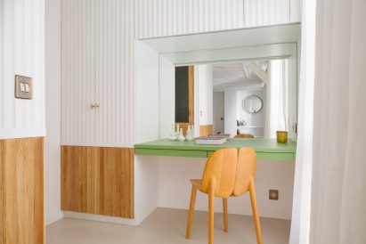 A dresser is built into the wall by Pierre-Louis Gerlier Architecte