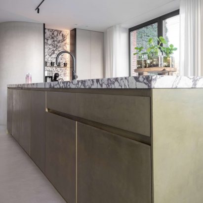 Purometallo coating by Ideal Work on a kitchen island