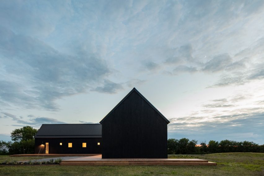 Ell House by Ravi Handa Architect and AAmp Studio