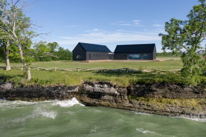 Ravi Handa Architect and AAmp Studio designed Ell House