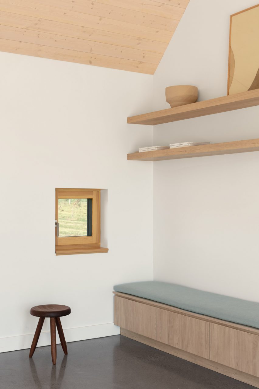 Ell House by Ravi Handa Architect and AAmp Studio