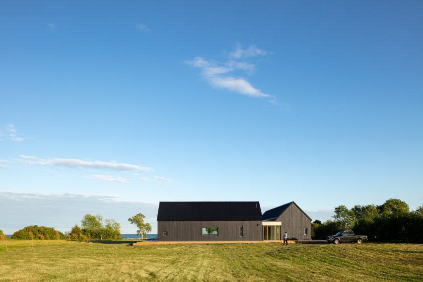 Ell House by Ravi Handa Architect and AAmp Studio