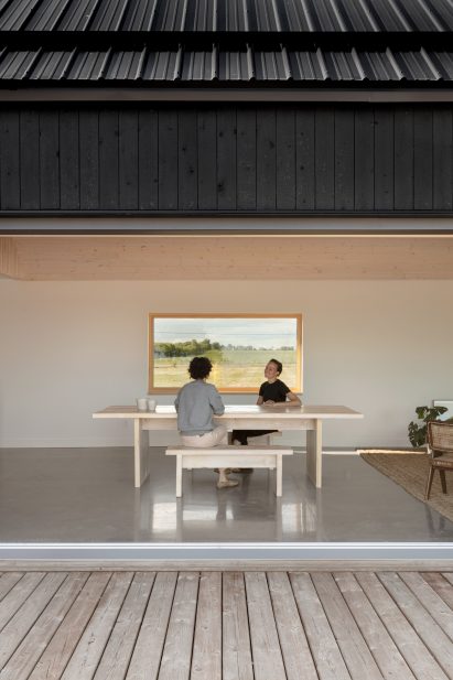Ell House by Ravi Handa Architect and AAmp Studio