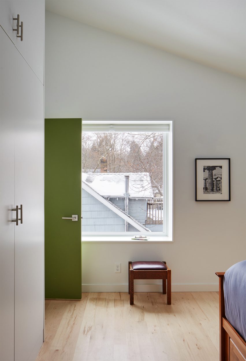 Electric Bungalow by Salmela Architect