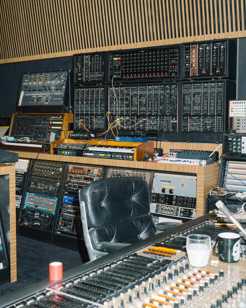 Deewee001 studio by Glenn Sestig for Soulwax