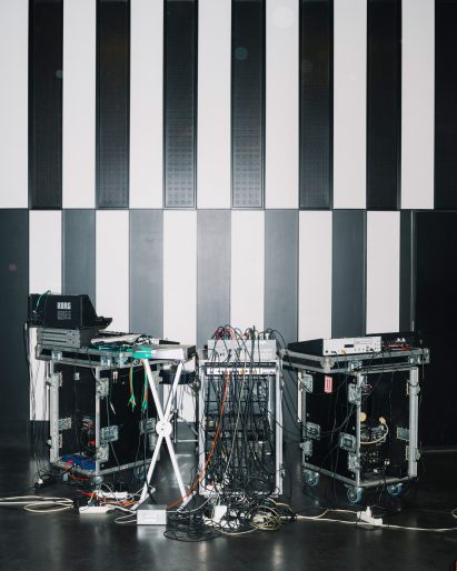 Black and white acoustic panels in Deewee001 studio