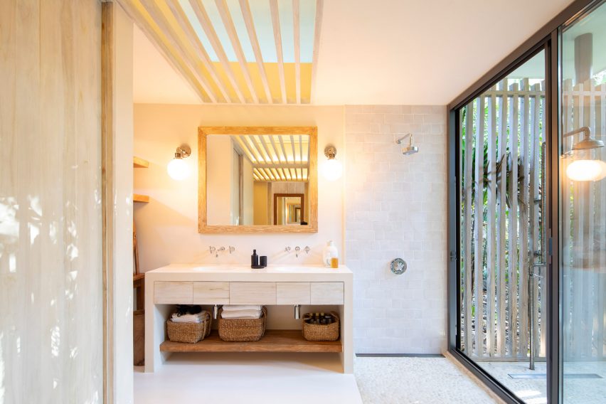 Sirena House by Studio Saxe