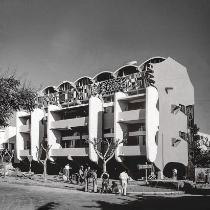 Smiling Lion Building, Maputo, by Pancho Guedes