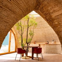 Low-carbon 3D-printed clay house Tecla