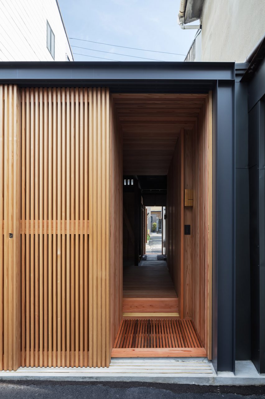 The entrance to the Terrace House near Demachiyanagi